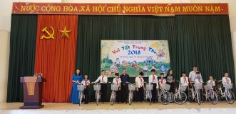 Xe đạp Thống Nhất dự Lễ tặng xe đạp cho học sinh vượt khó tại Trung học Cơ sở Lê Quý Đôn