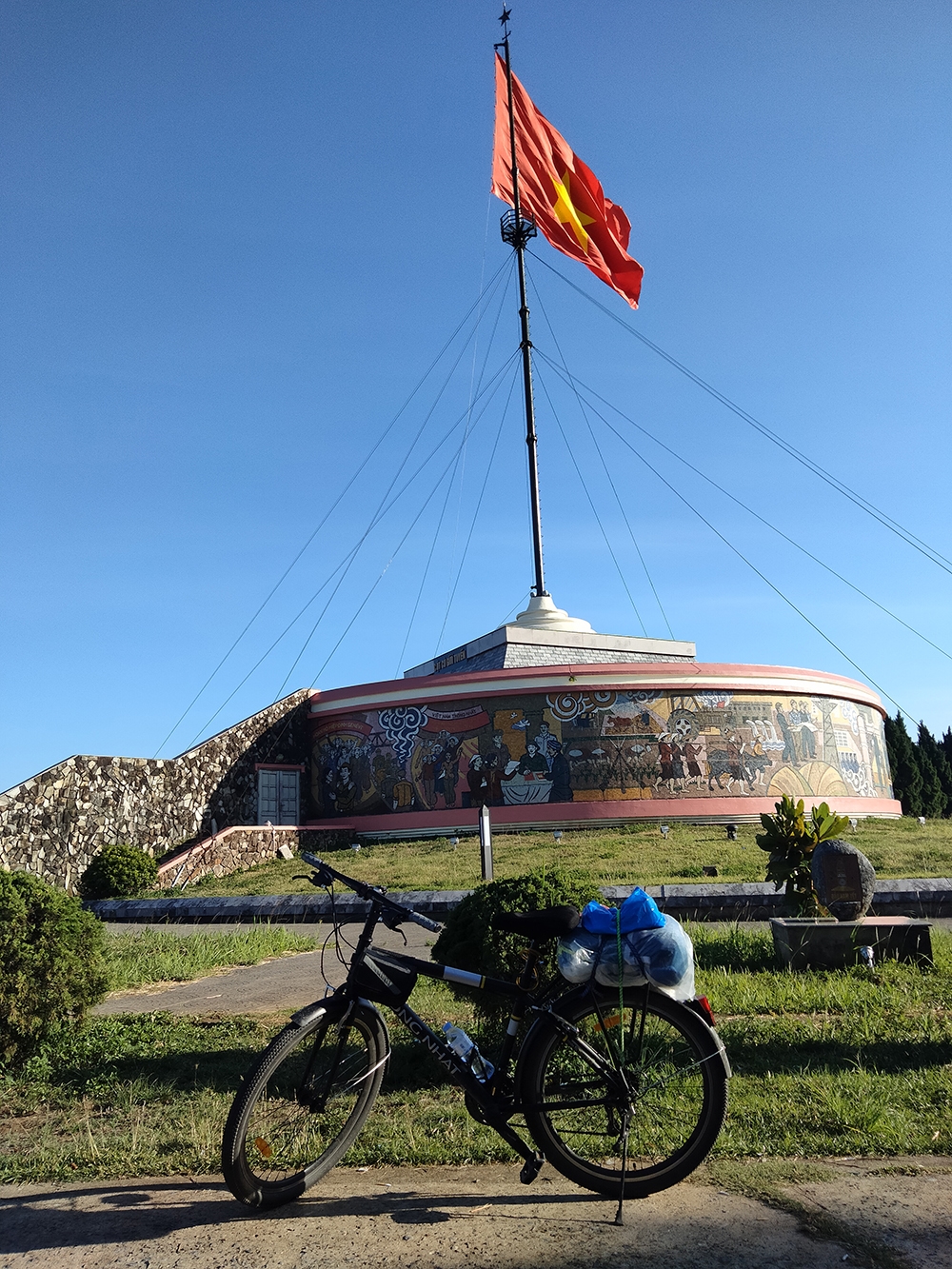 5. cột cờ vĩ tuyến 17