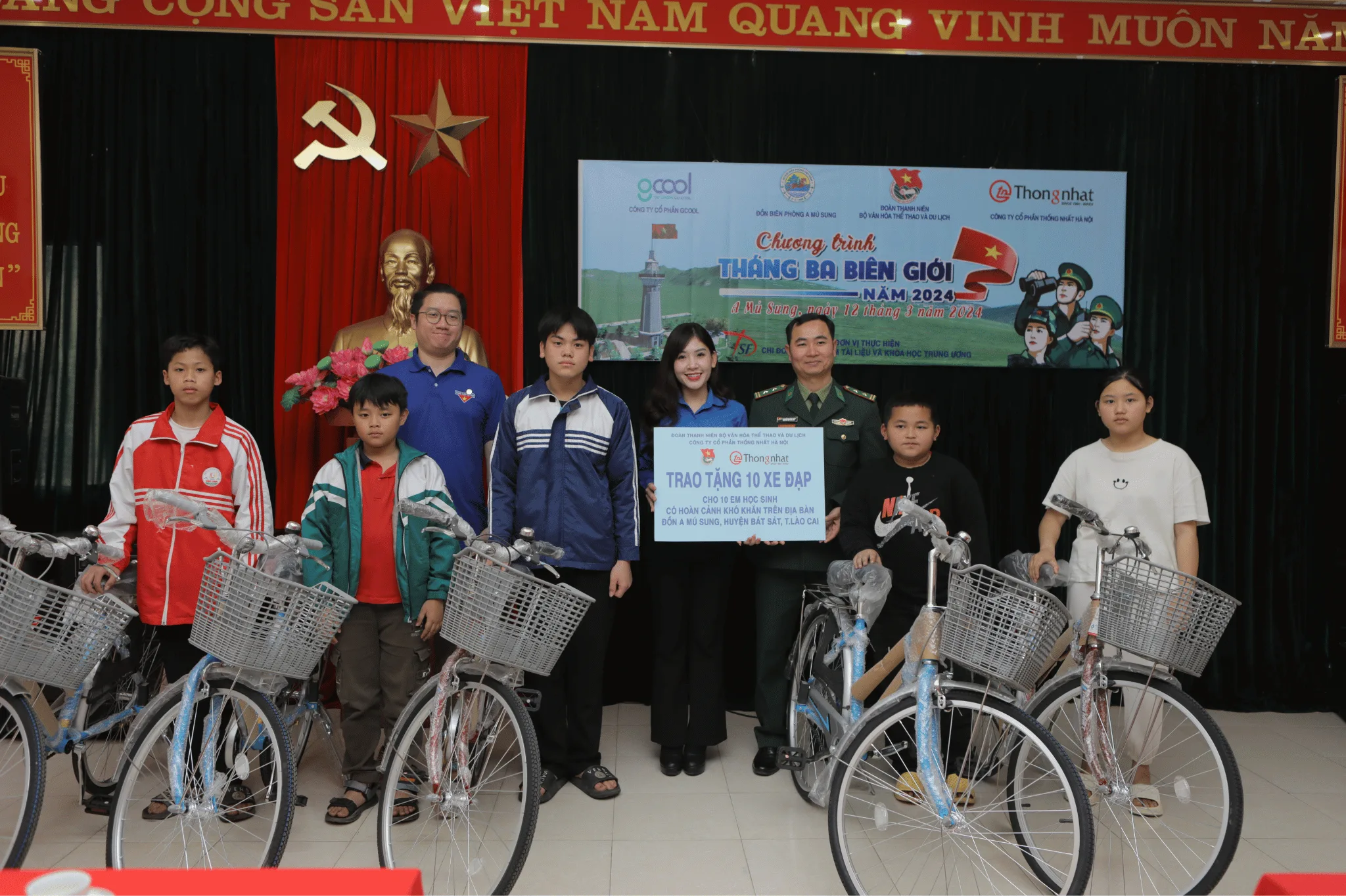 Tai chương trình, Công ty CP Thống Nhất tặng 10 chiếc xe đạp cho các em học sinh có hoàn cảnh khó khăn. 2 2