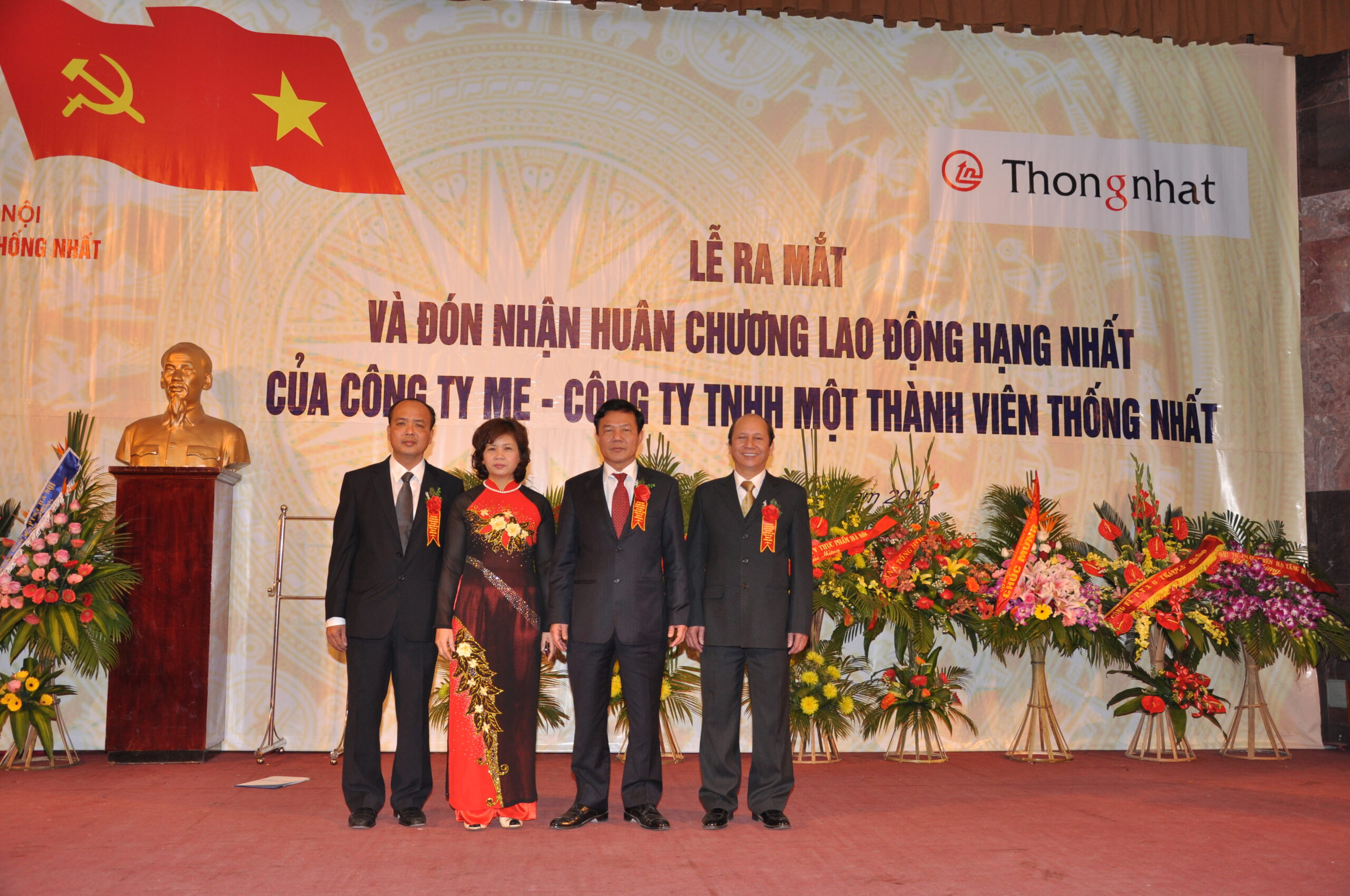 nhận huân chương ld hang nhất 2011 nhận huân chương ld hang nhất 2011